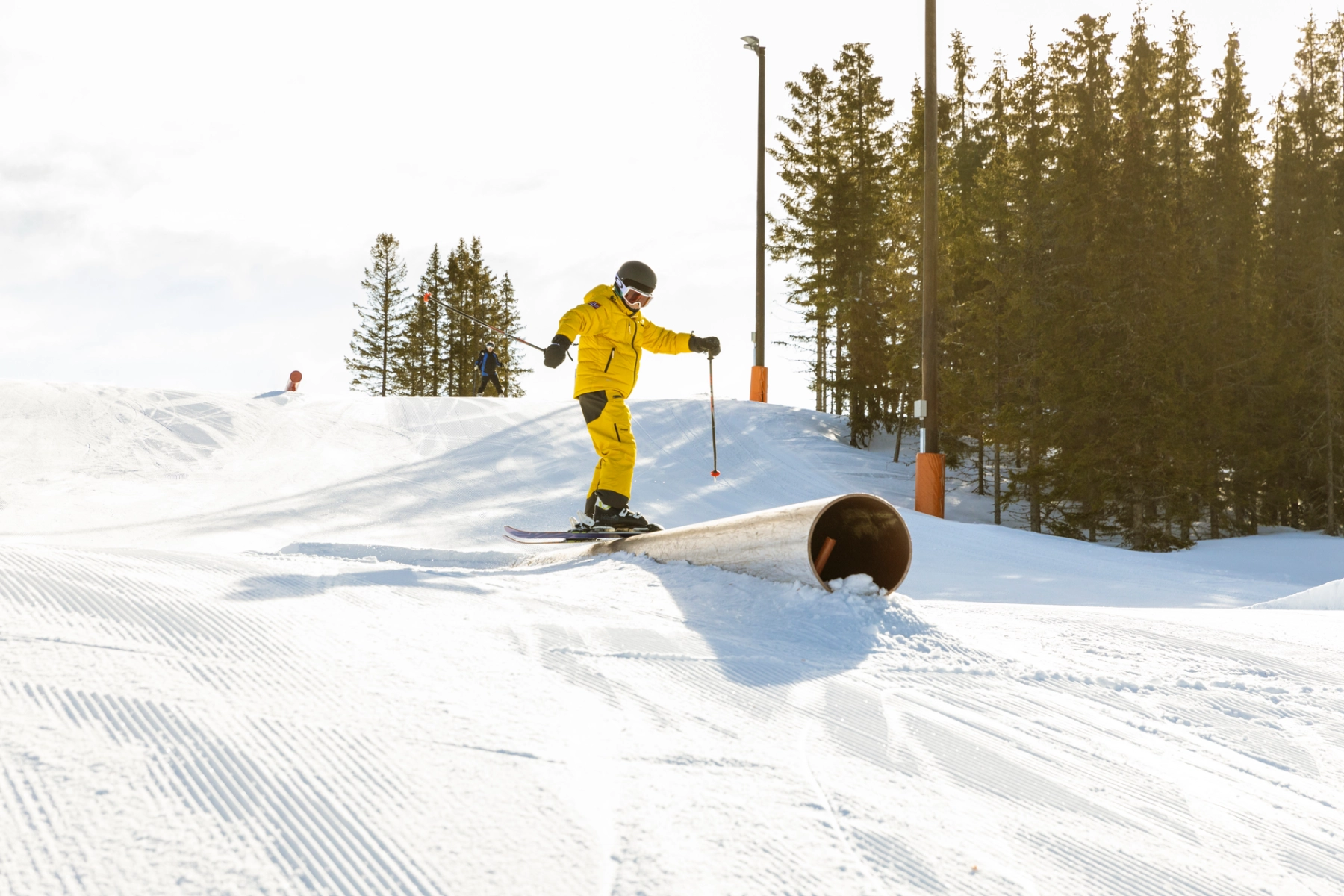 Alpine skiing-grinding in the park_Fredrik Myhre _ visitnorway.com.png