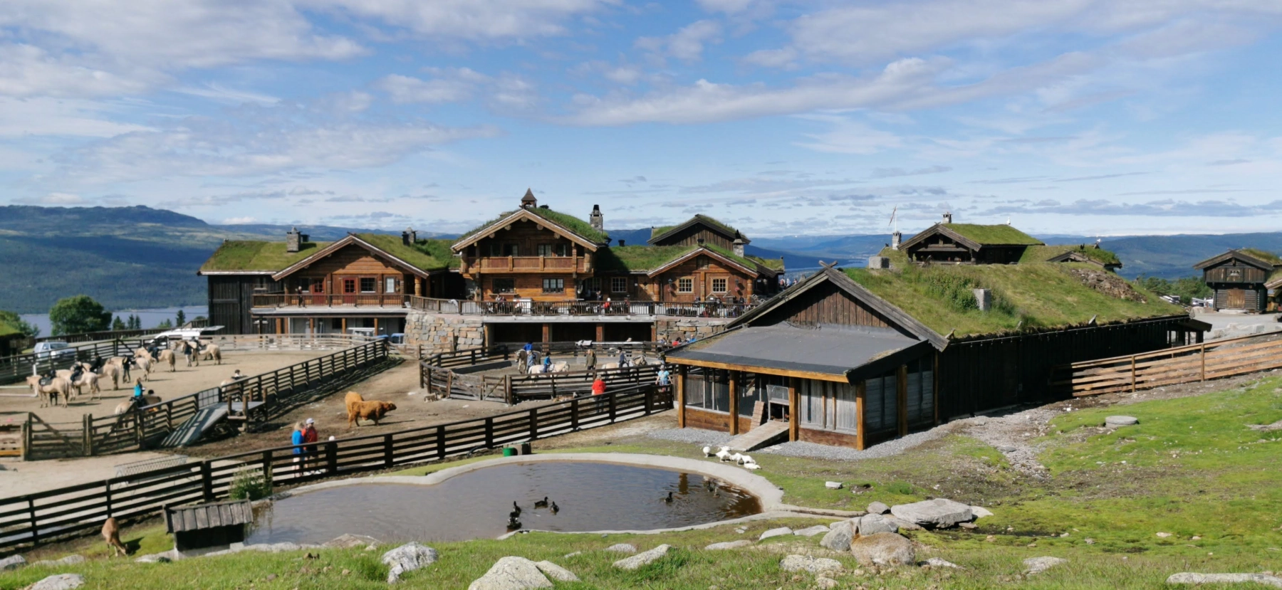 Langedrag Naturpark bygninger).jpg