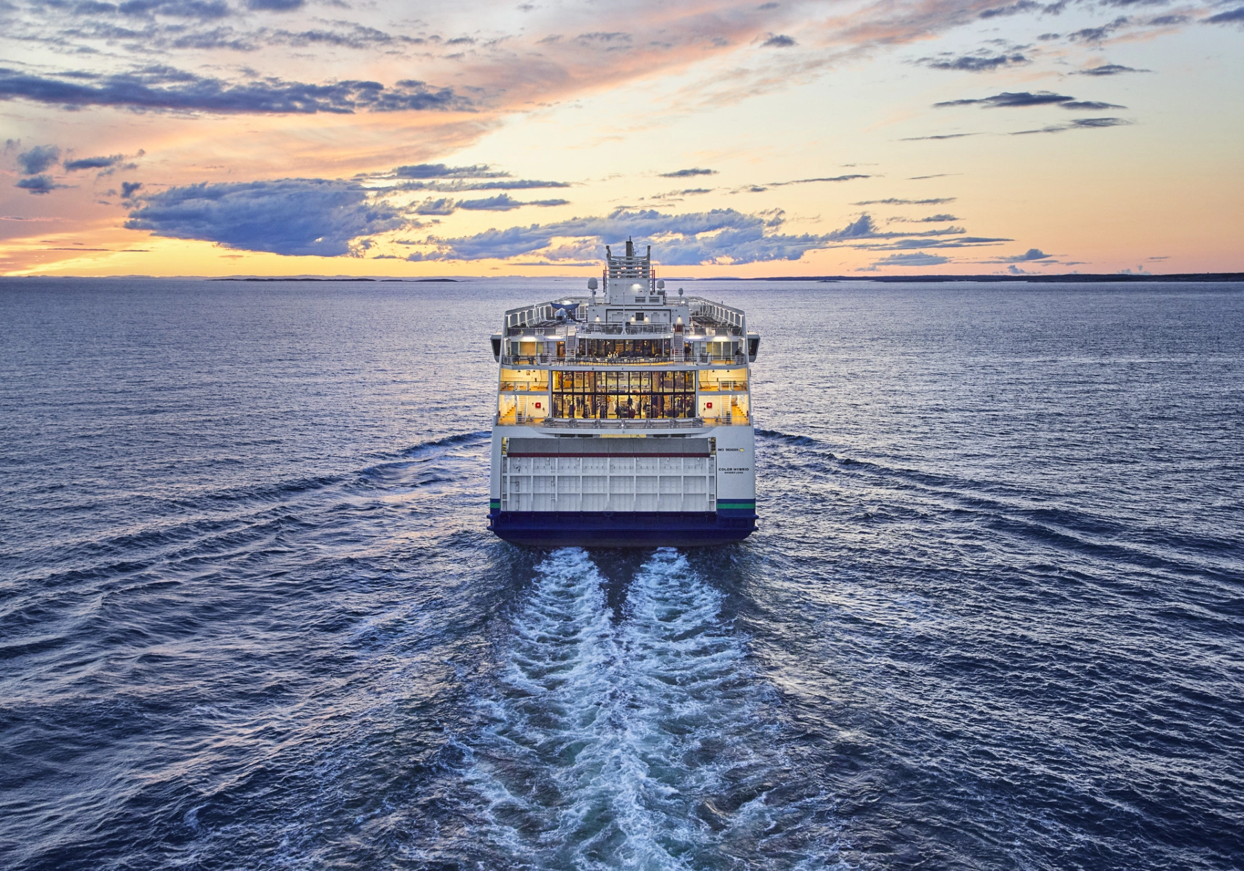 Color Hybrid på havet