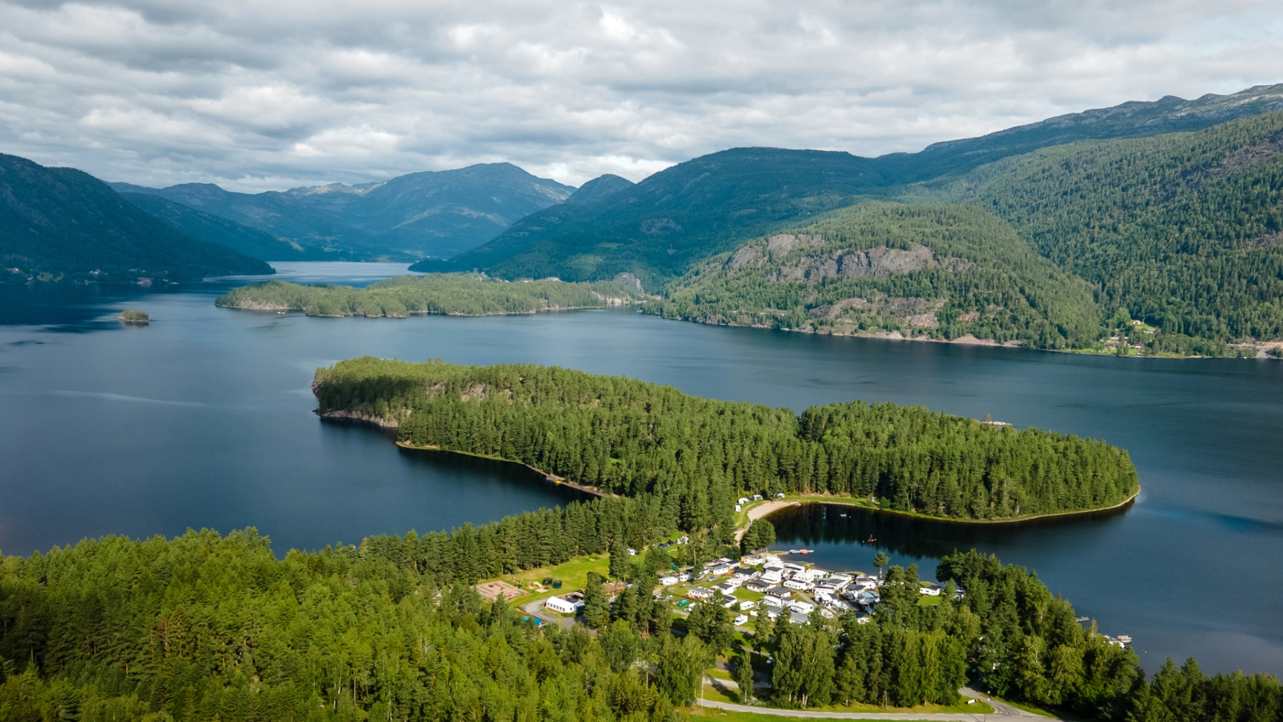 Telnessanden på södra sidan av Seljordvatnet. Foto: Kasper M. deThurah.