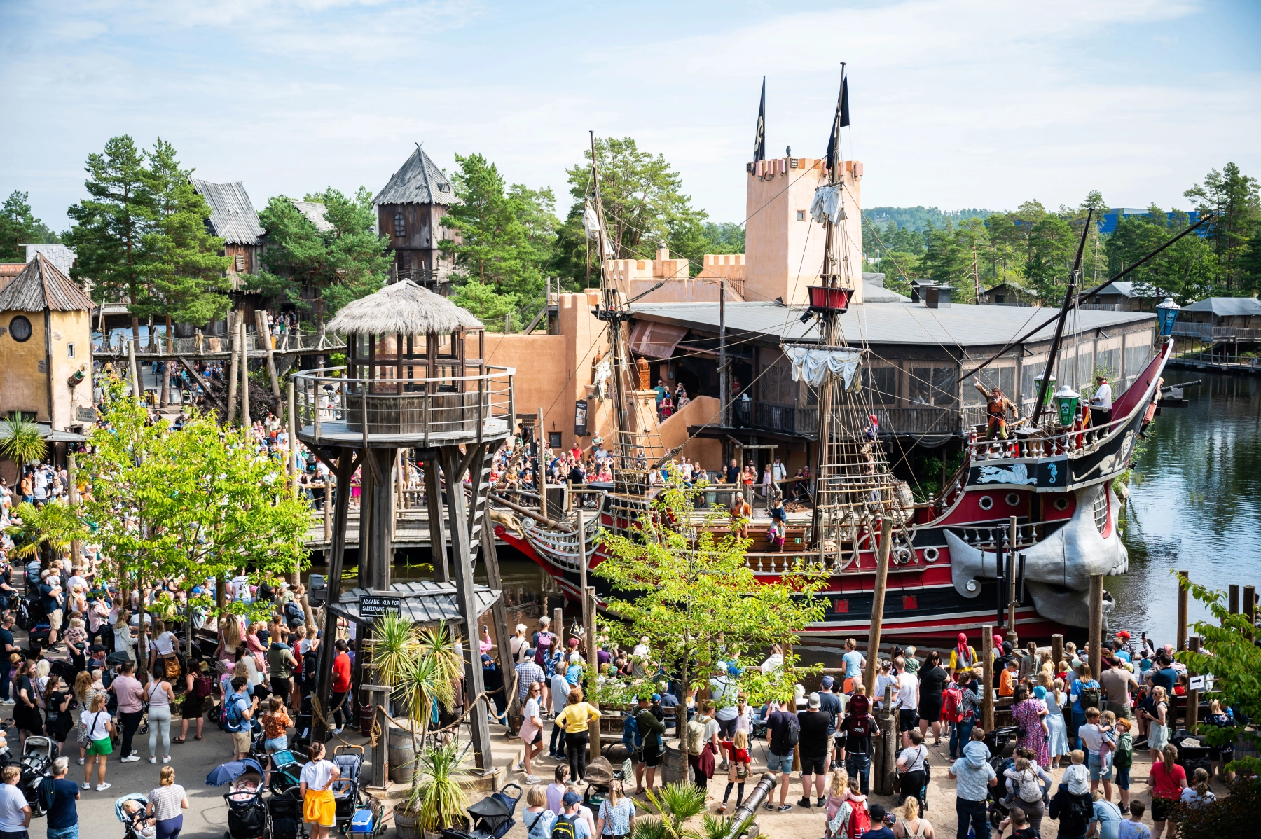 Kaptein Sabeltanns Verden, Aba havn i Dyreparken Kristiansand