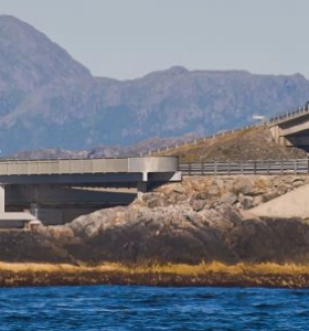 Atlantikstraße mit Brücken