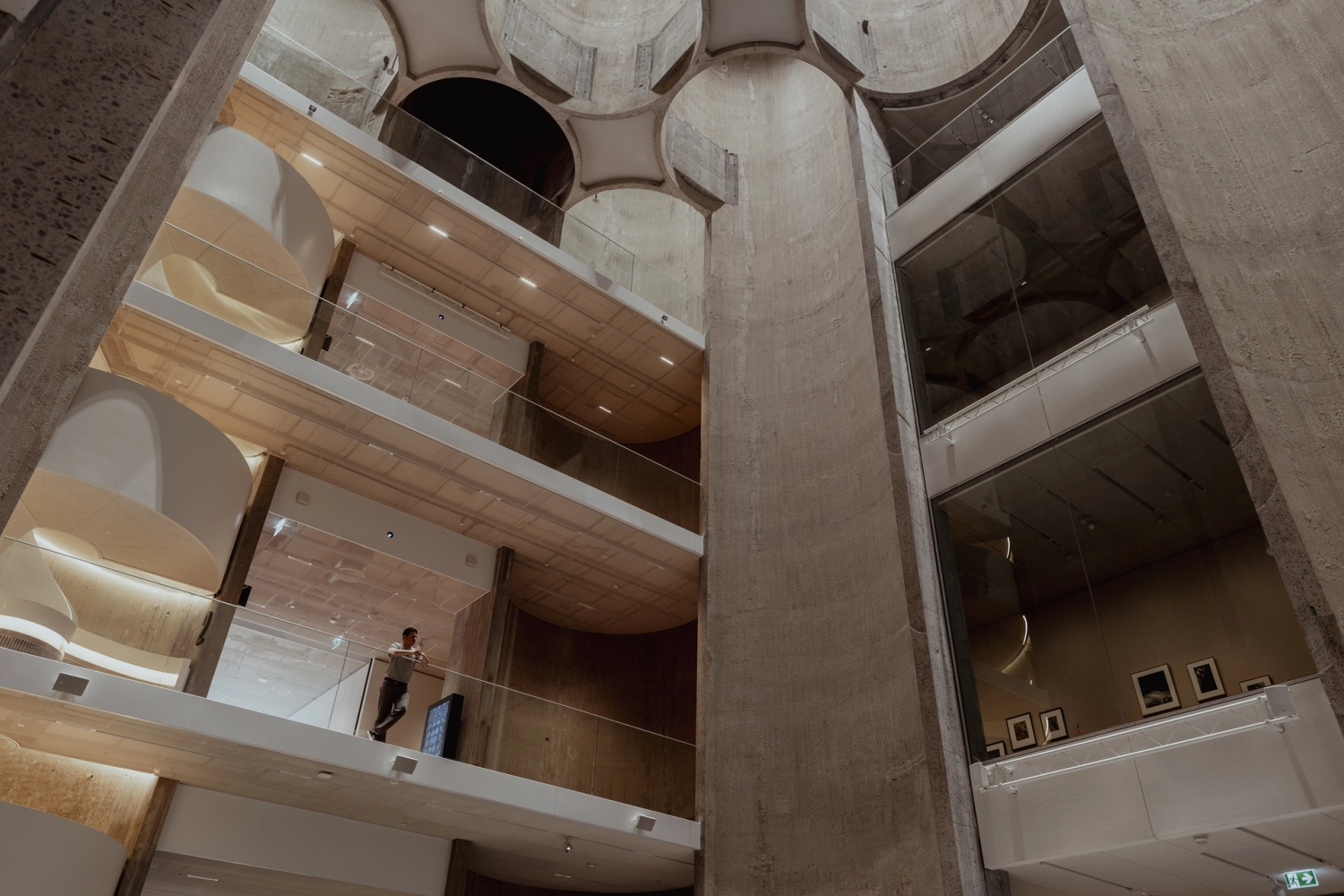 Den store hal i kunstsilo Foto Iselinn Andersen, visitsørlandet