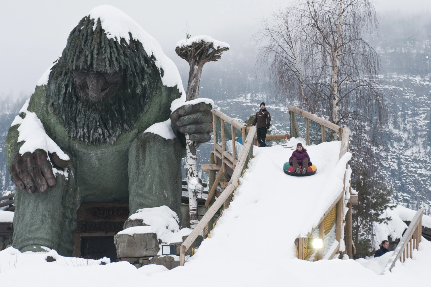 Trollet-Hunderfossen-Vinterpark-062009-99-0112- Foto_CH.jpg